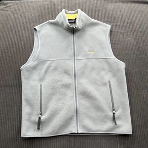 Patagonia Men Synchilla Vest Size XL Gray Yellow Polyester Hiking Outdoors.